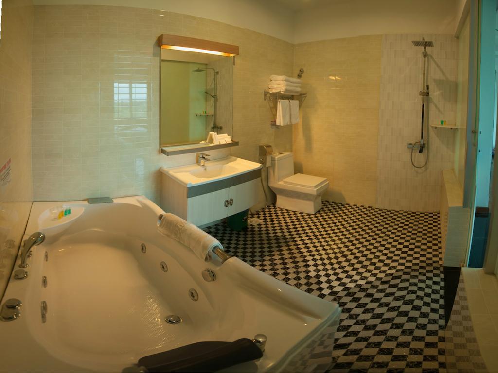 Avantgarde Hotel Johor Bahru Room photo